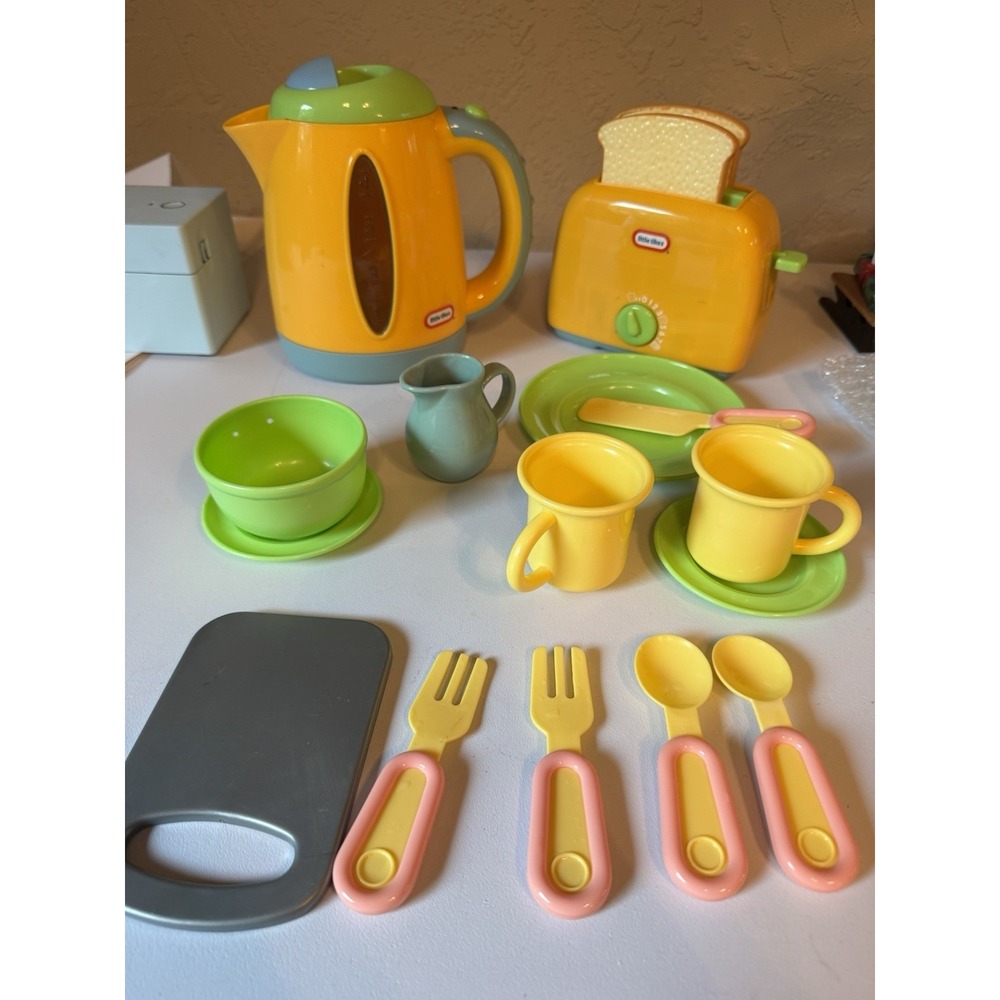 Little Tikes Toaster Kettle Play Kitchen Dishes Bundle Lot 17-piece Set Works